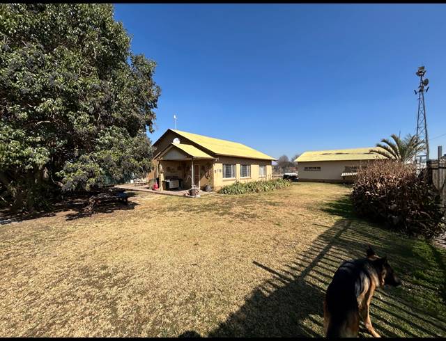 20,000M² VACANT LAND FOR SALE IN BREDELL